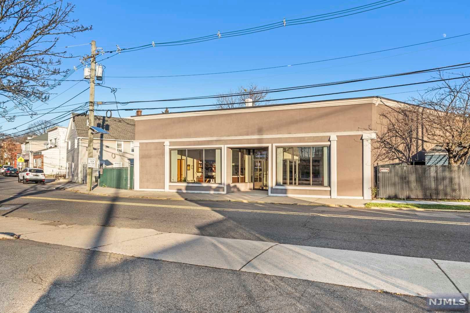 7-9 Ridgefield Avenue