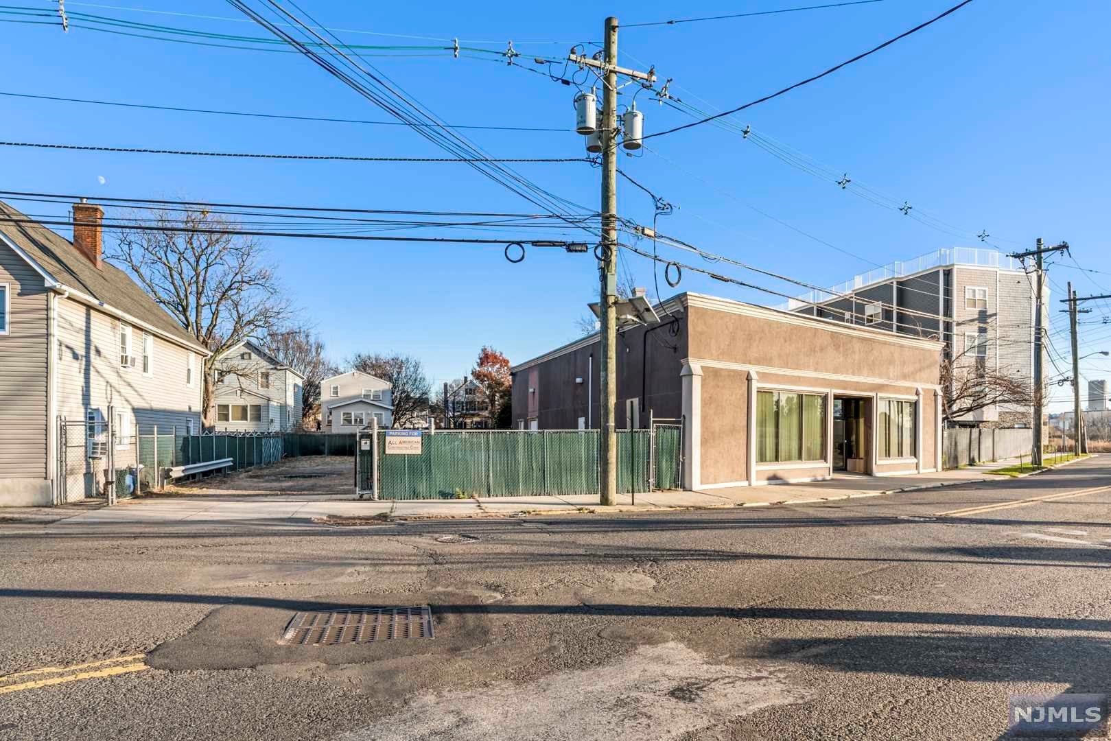 7-9 Ridgefield Avenue