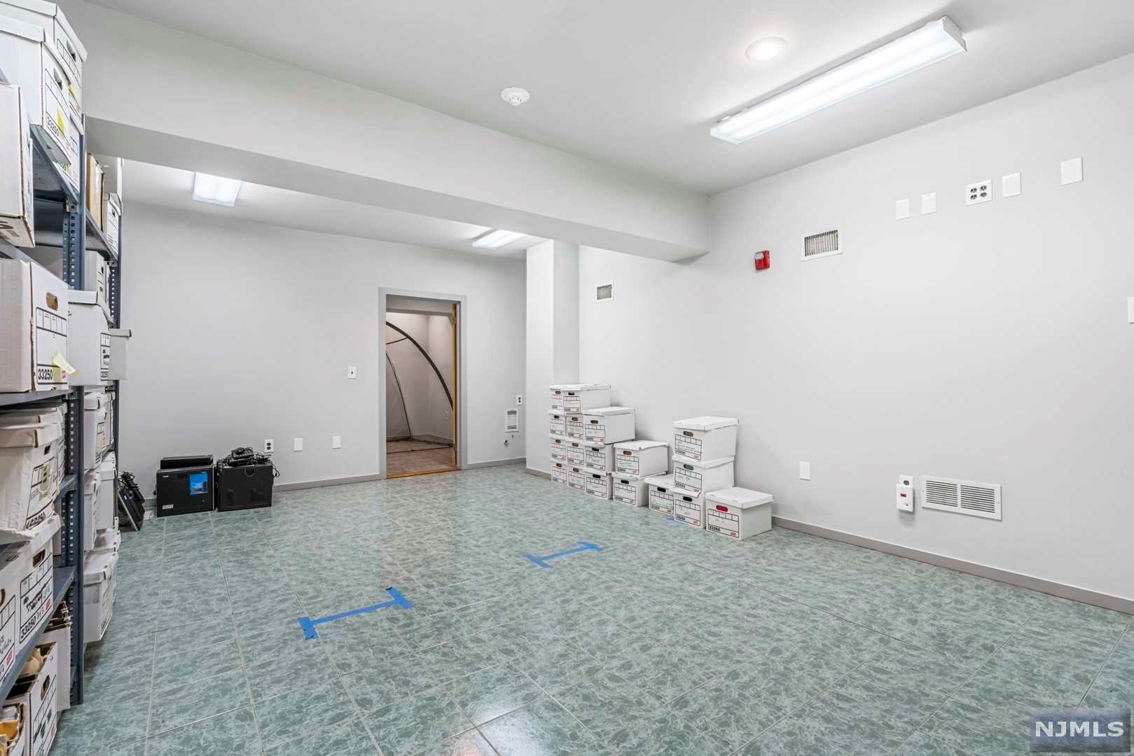 7-9 Ridgefield Avenue