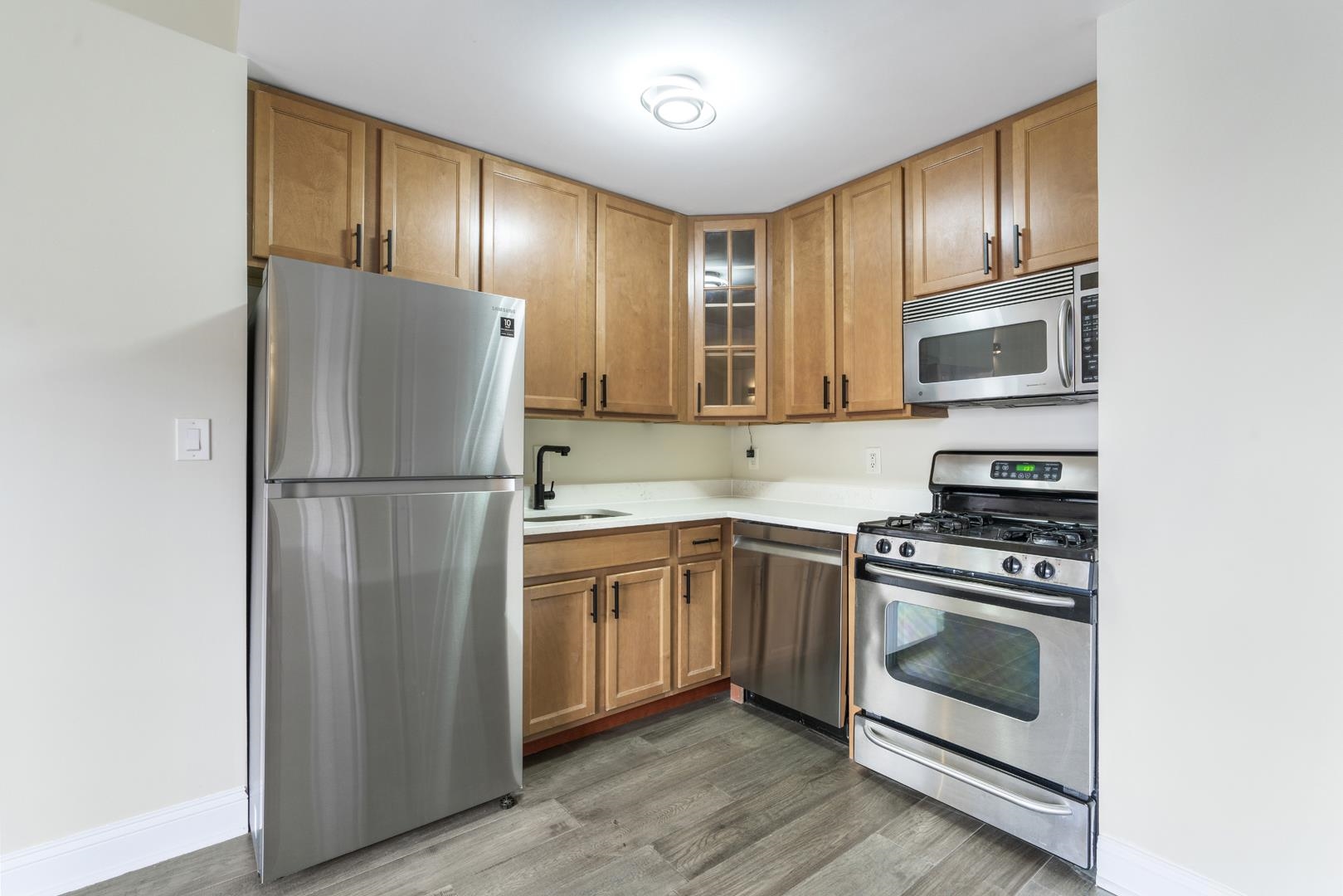 4315 PARK AVE Unit: 2G