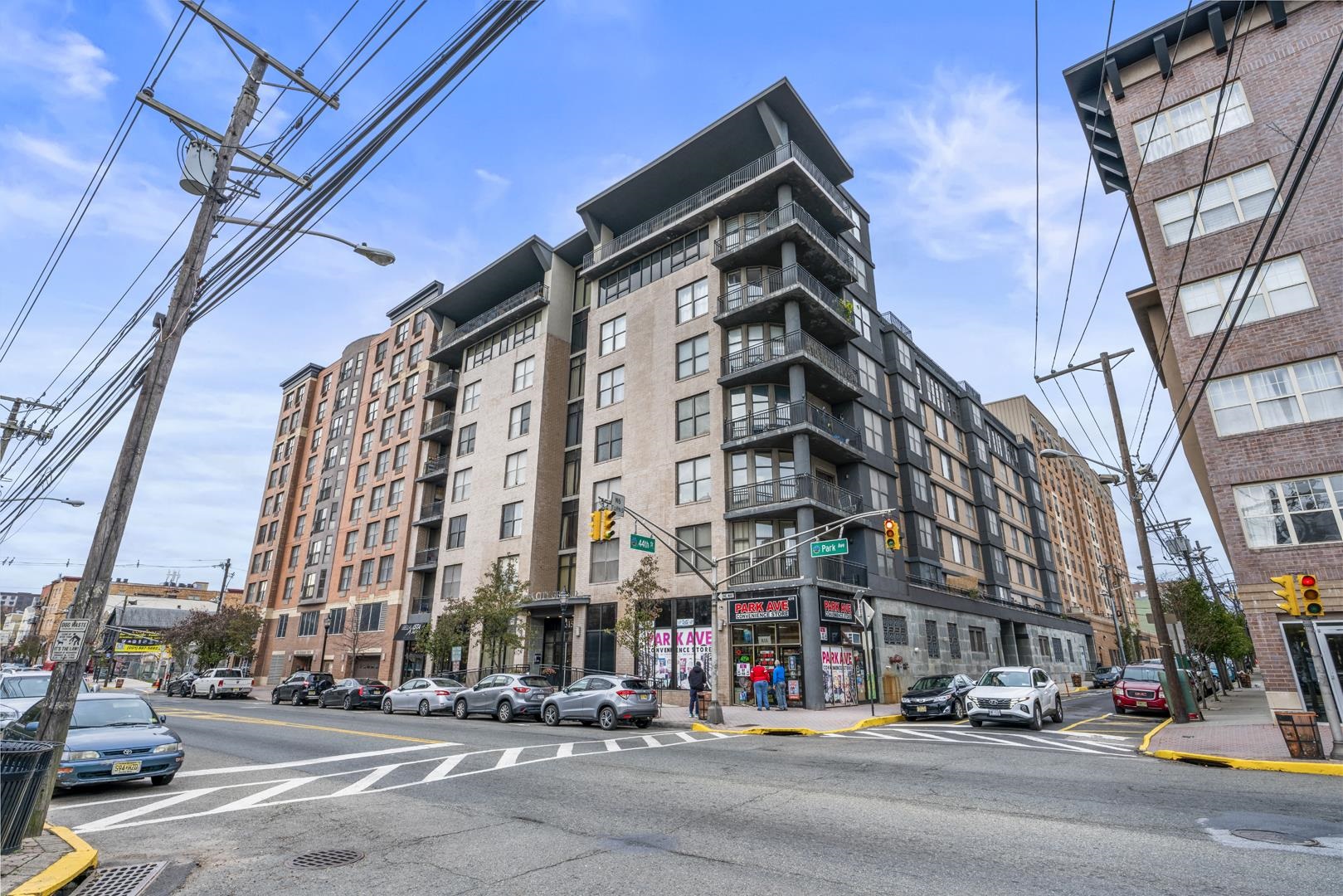 4315 PARK AVE Unit: 2G