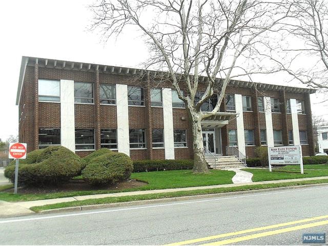 637 East Palisade Avenue