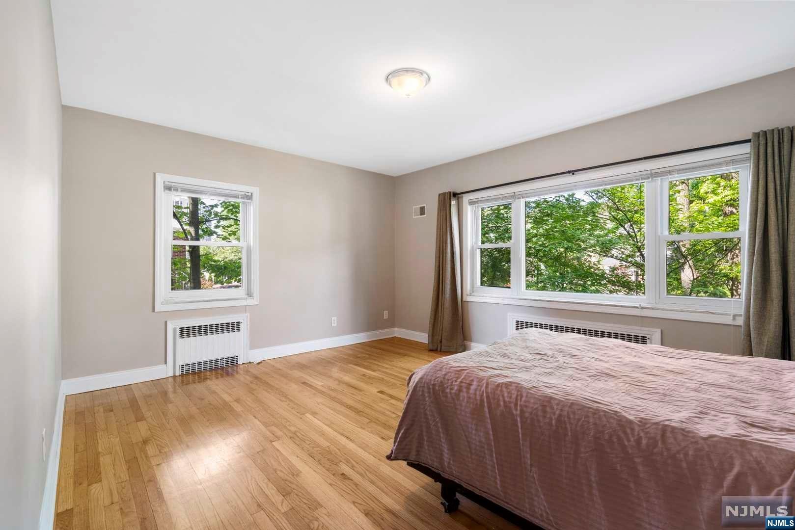 1070 Palisade Avenue