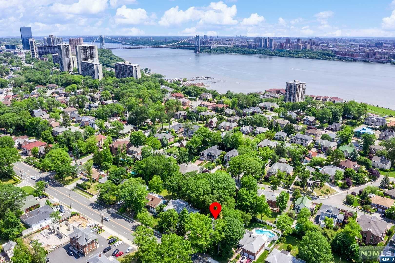 1070 Palisade Avenue