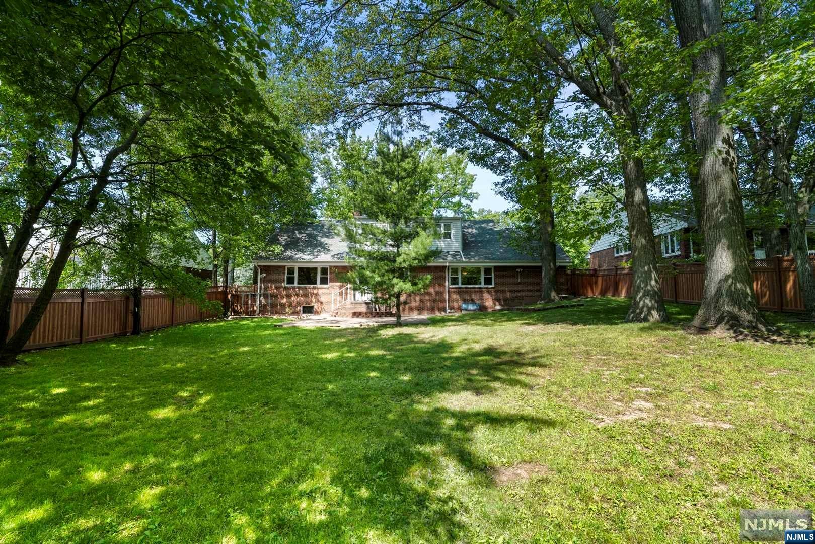 1070 Palisade Avenue