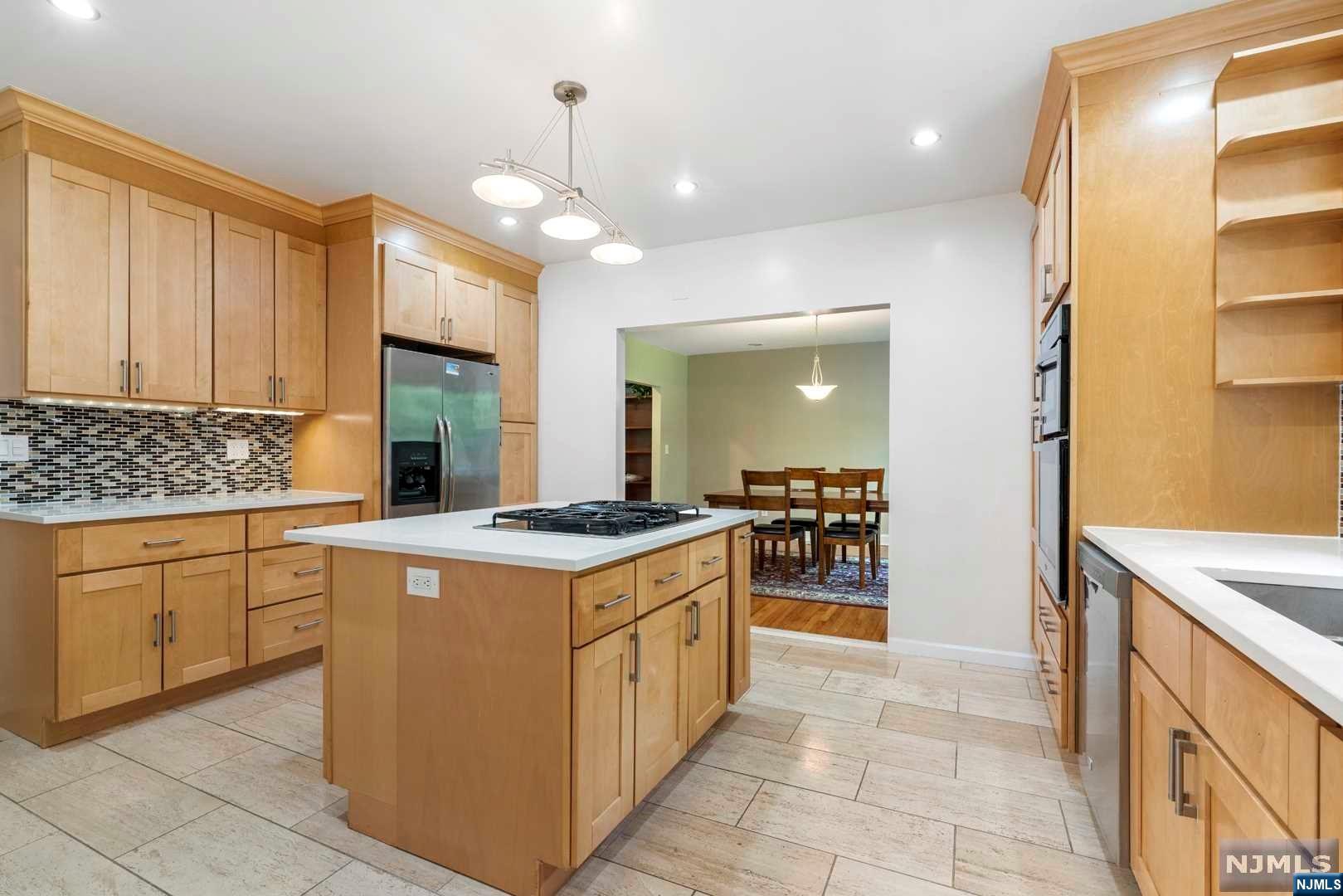 1070 Palisade Avenue