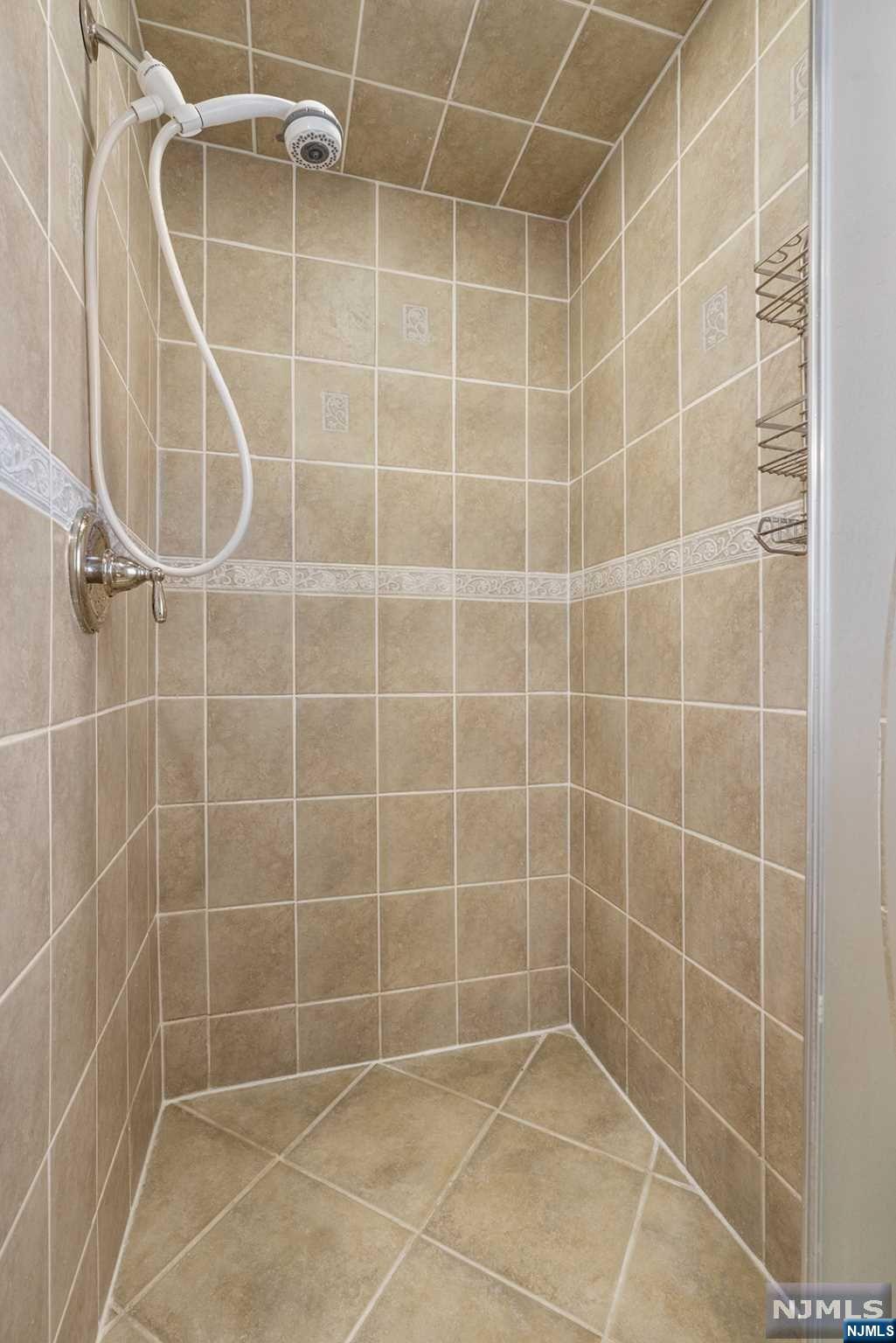 1070 Palisade Avenue