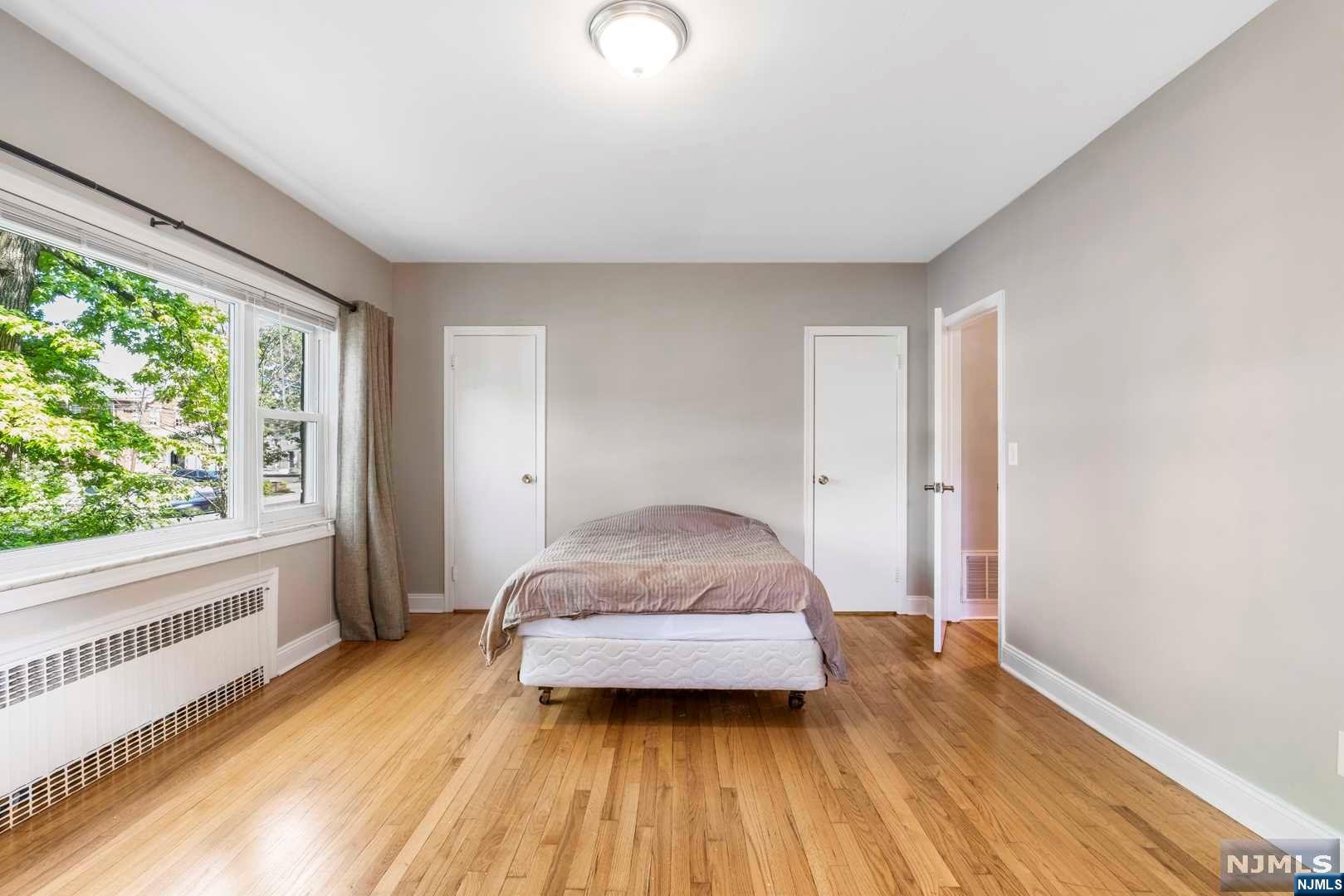 1070 Palisade Avenue