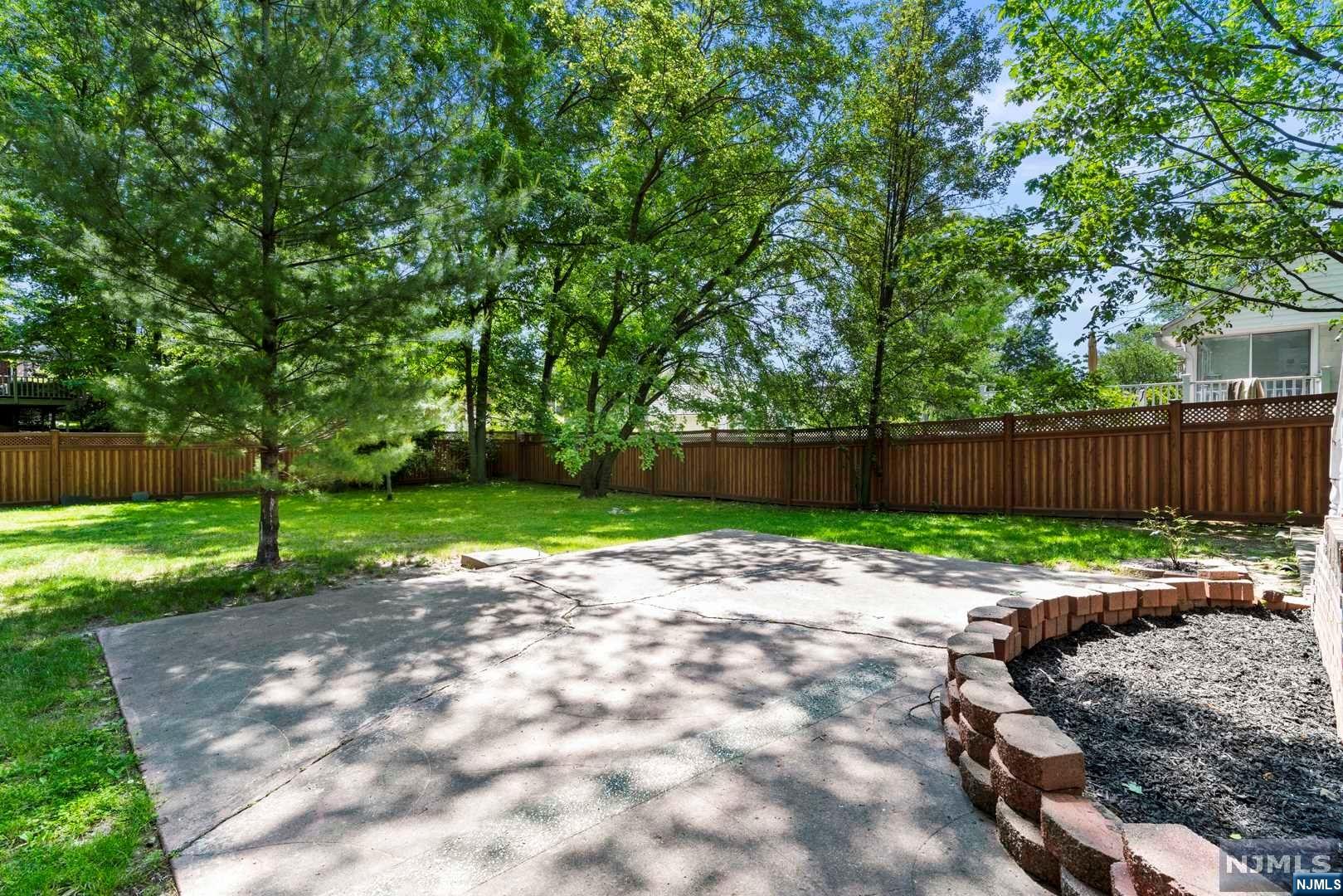 1070 Palisade Avenue