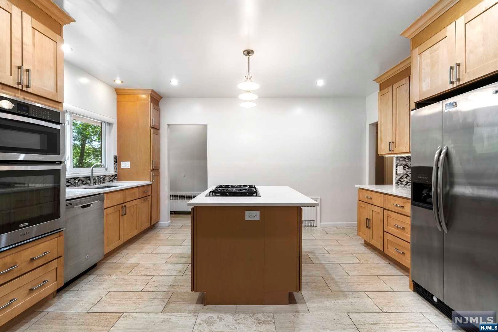 1070 Palisade Avenue