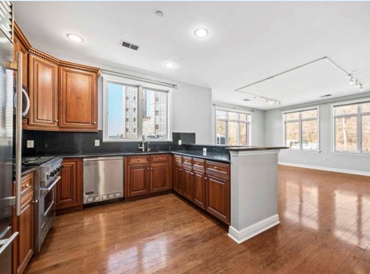 7400 RIVER RD Unit: 448