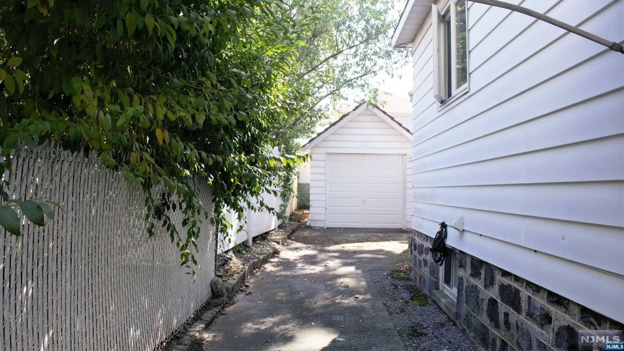 524 Oregon Avenue 1