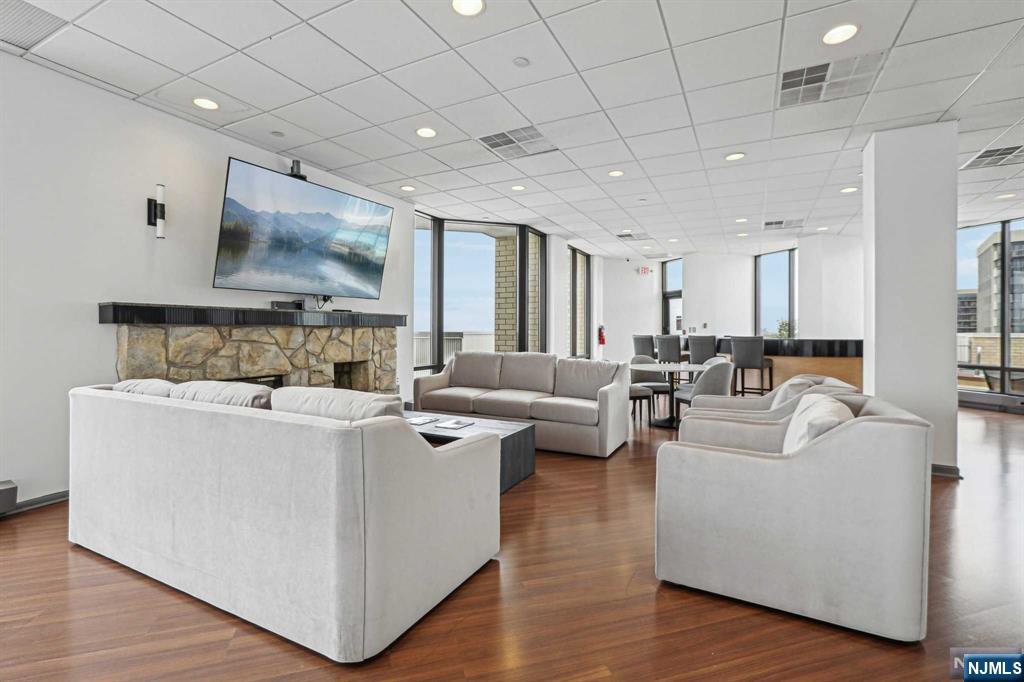 800 Palisade Avenue 2009