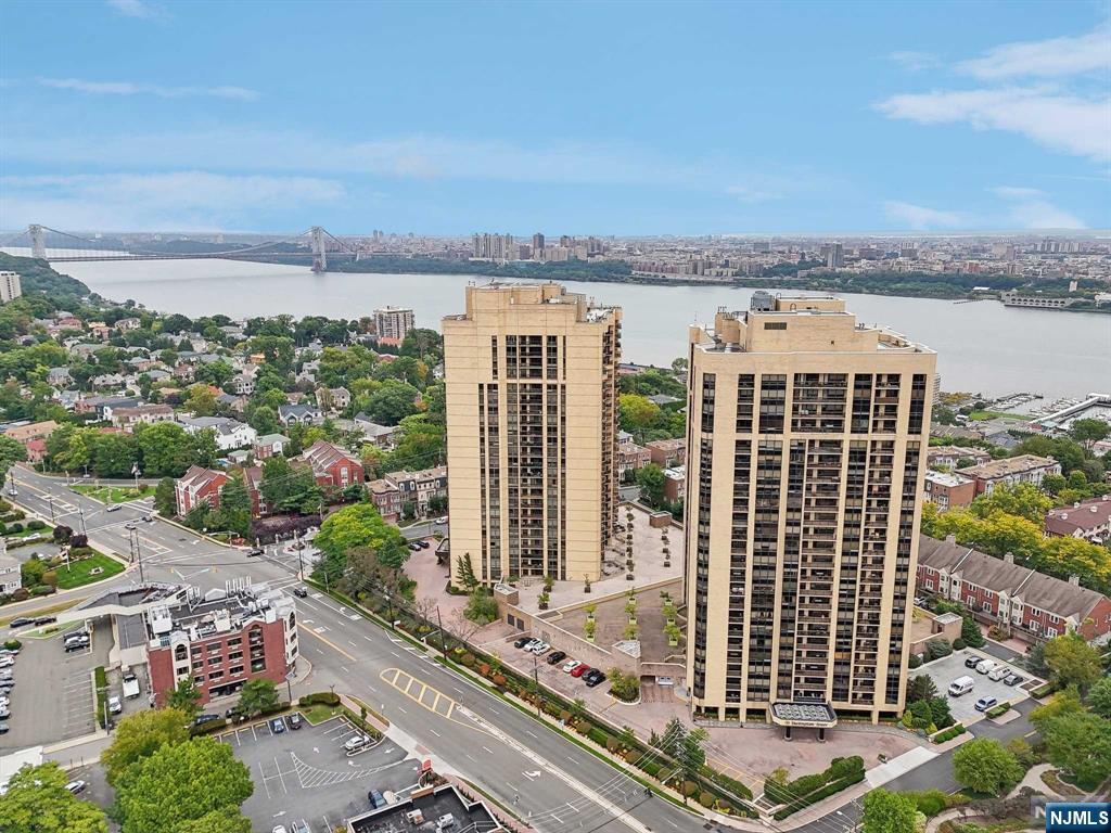 800 Palisade Avenue 2009