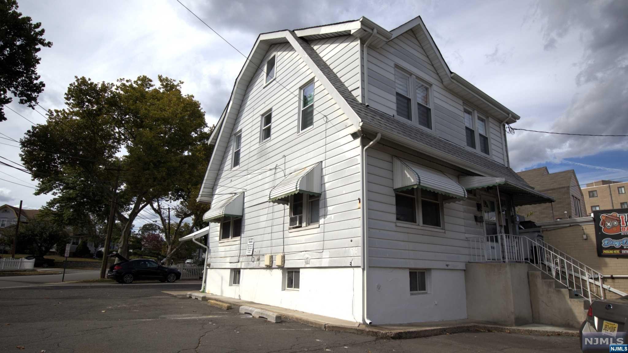 849 Main Street 2