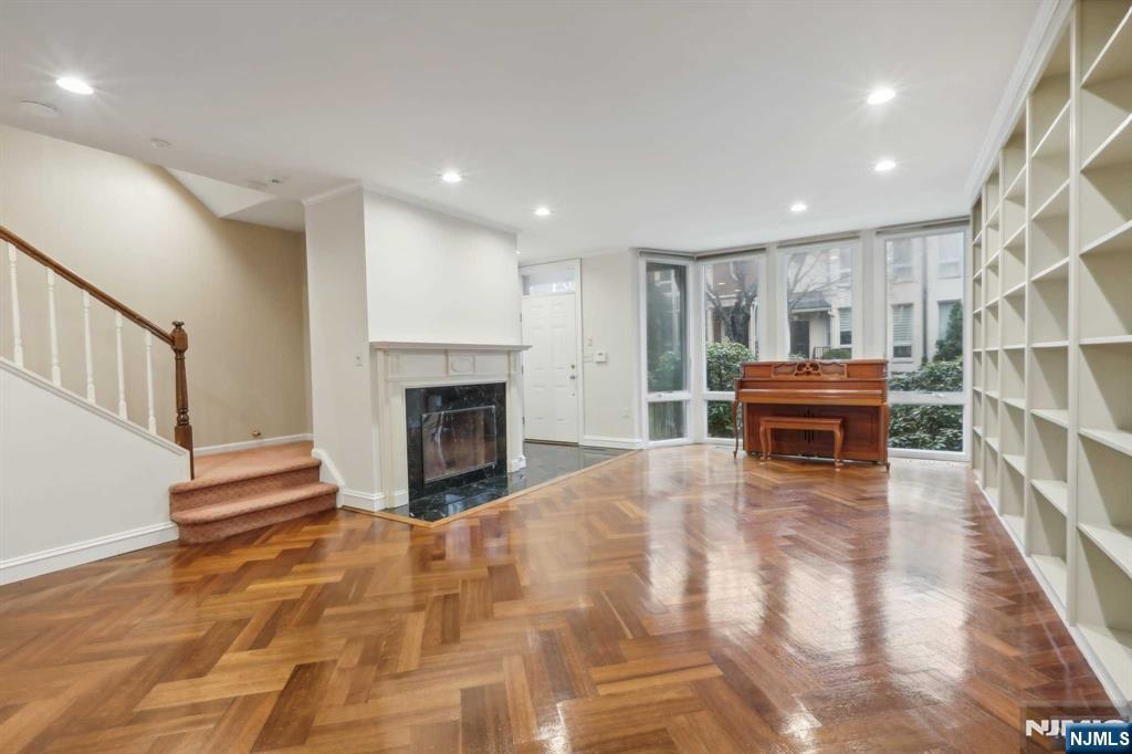 113 Victoria Place