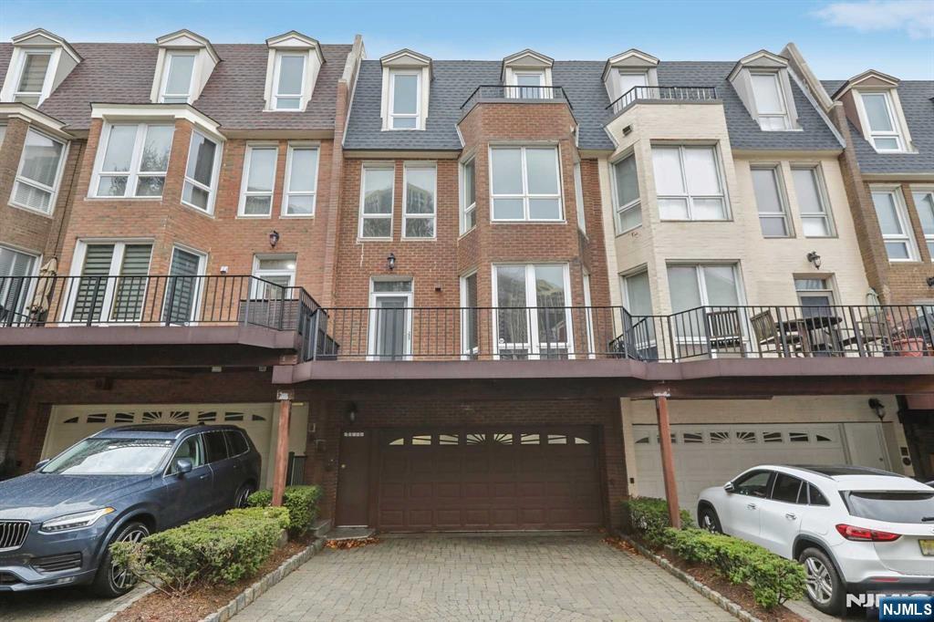 113 Victoria Place