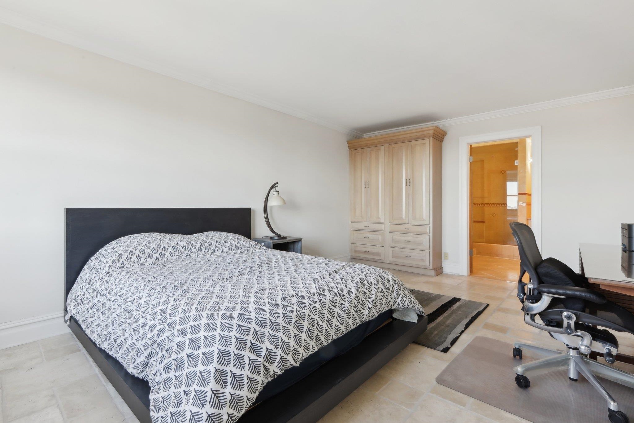 7855 BLVD EAST Unit: 11J