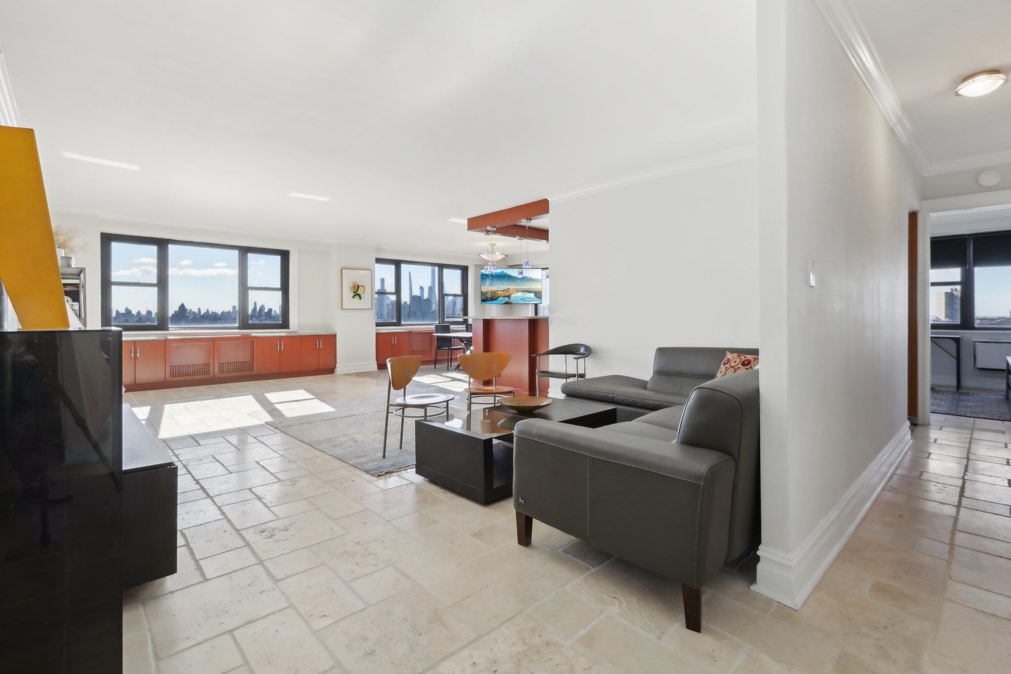 7855 BLVD EAST Unit: 11J