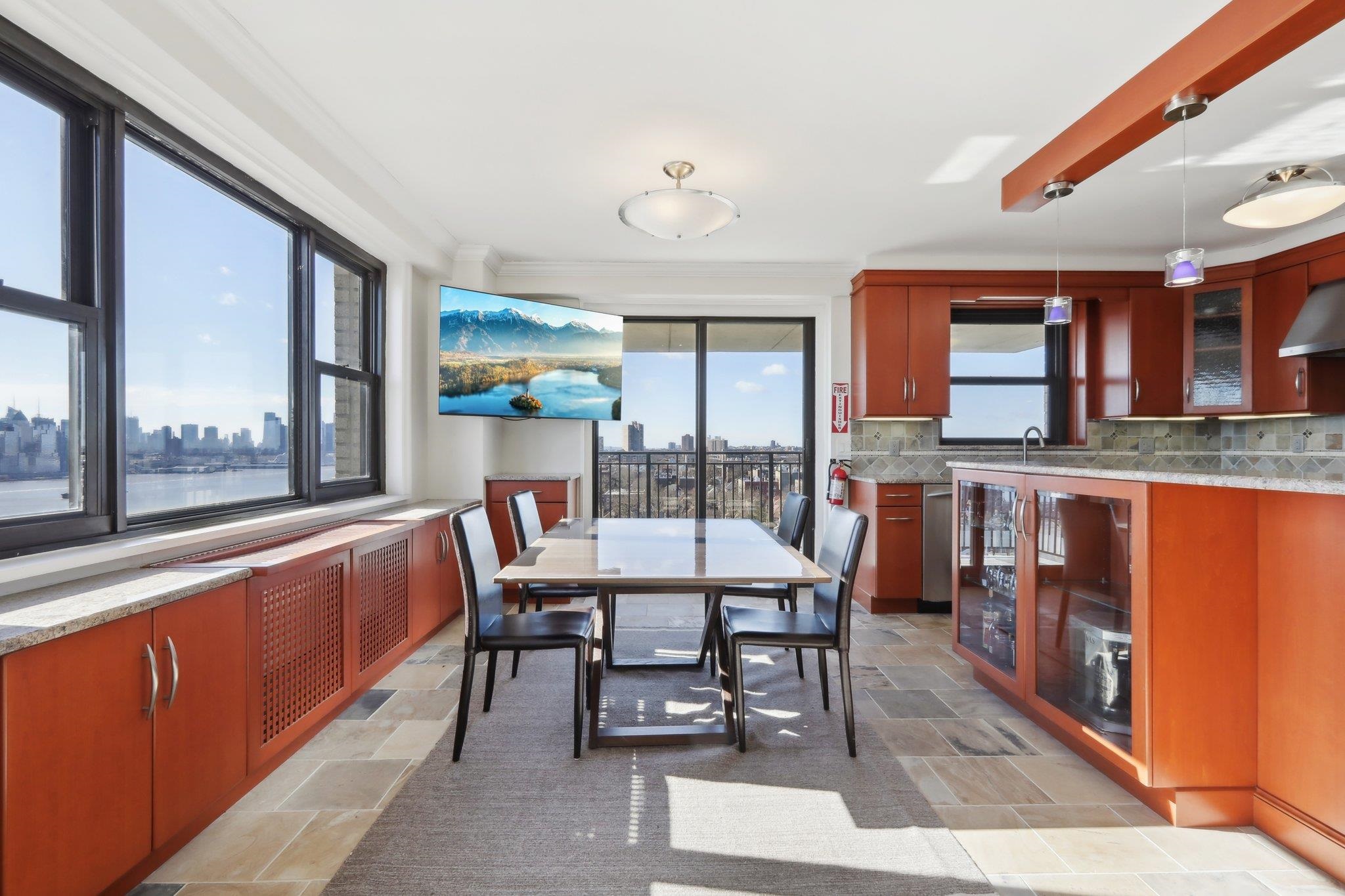 7855 BLVD EAST Unit: 11J