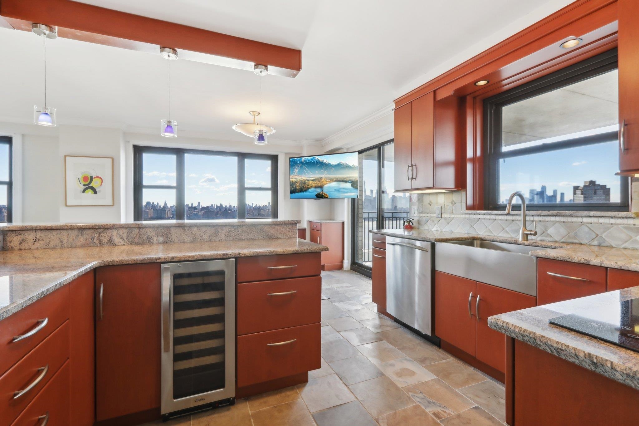 7855 BLVD EAST Unit: 11J