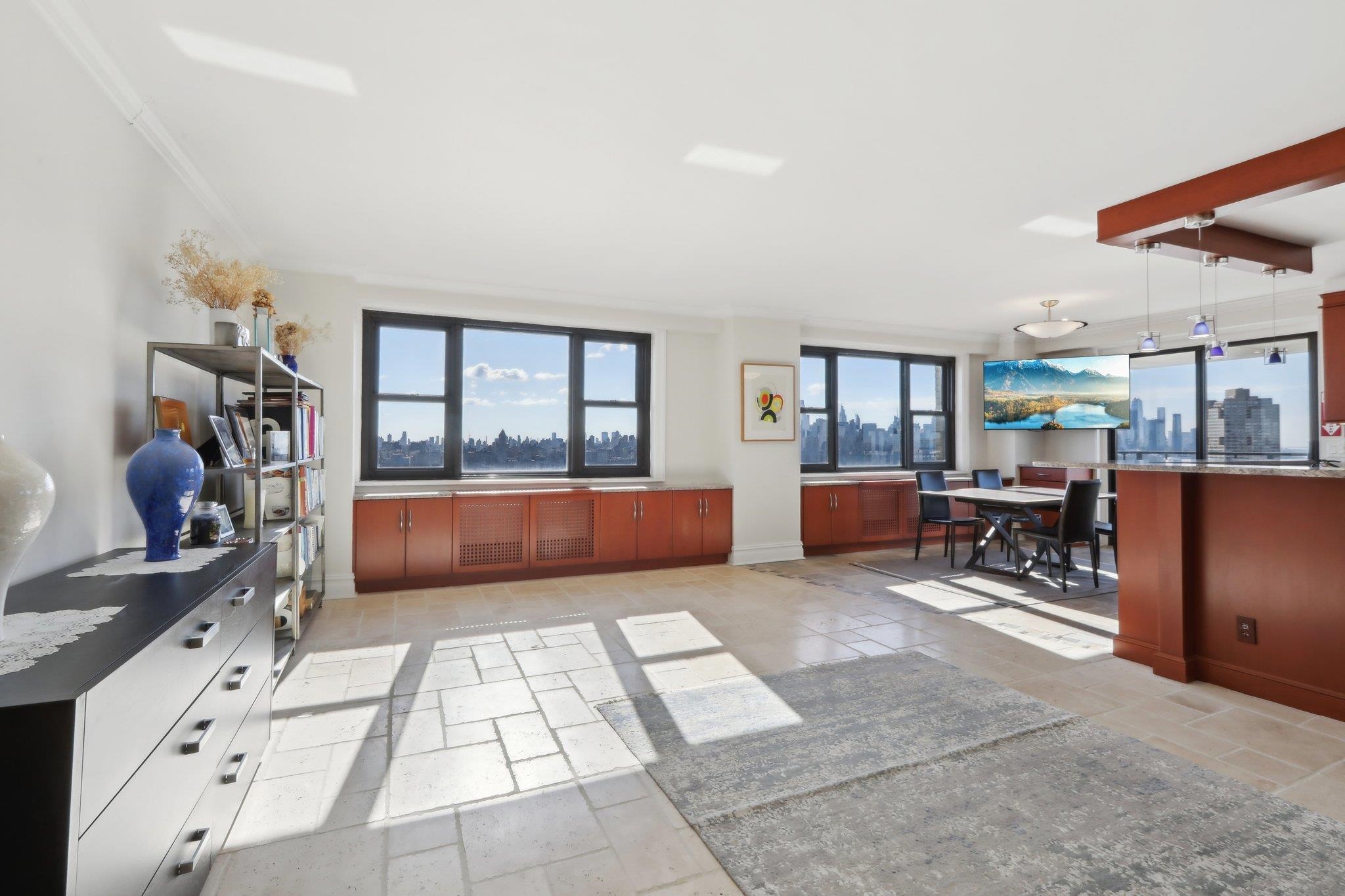 7855 BLVD EAST Unit: 11J