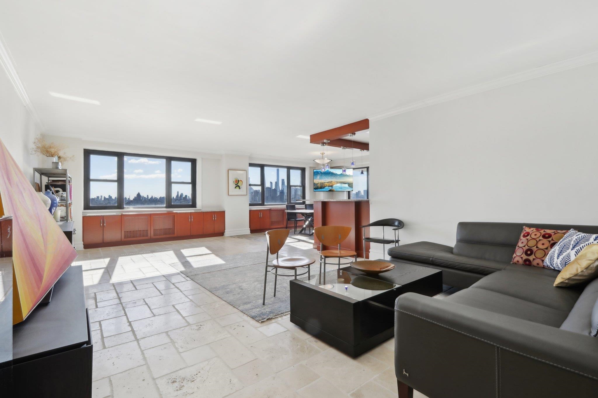 7855 BLVD EAST Unit: 11J