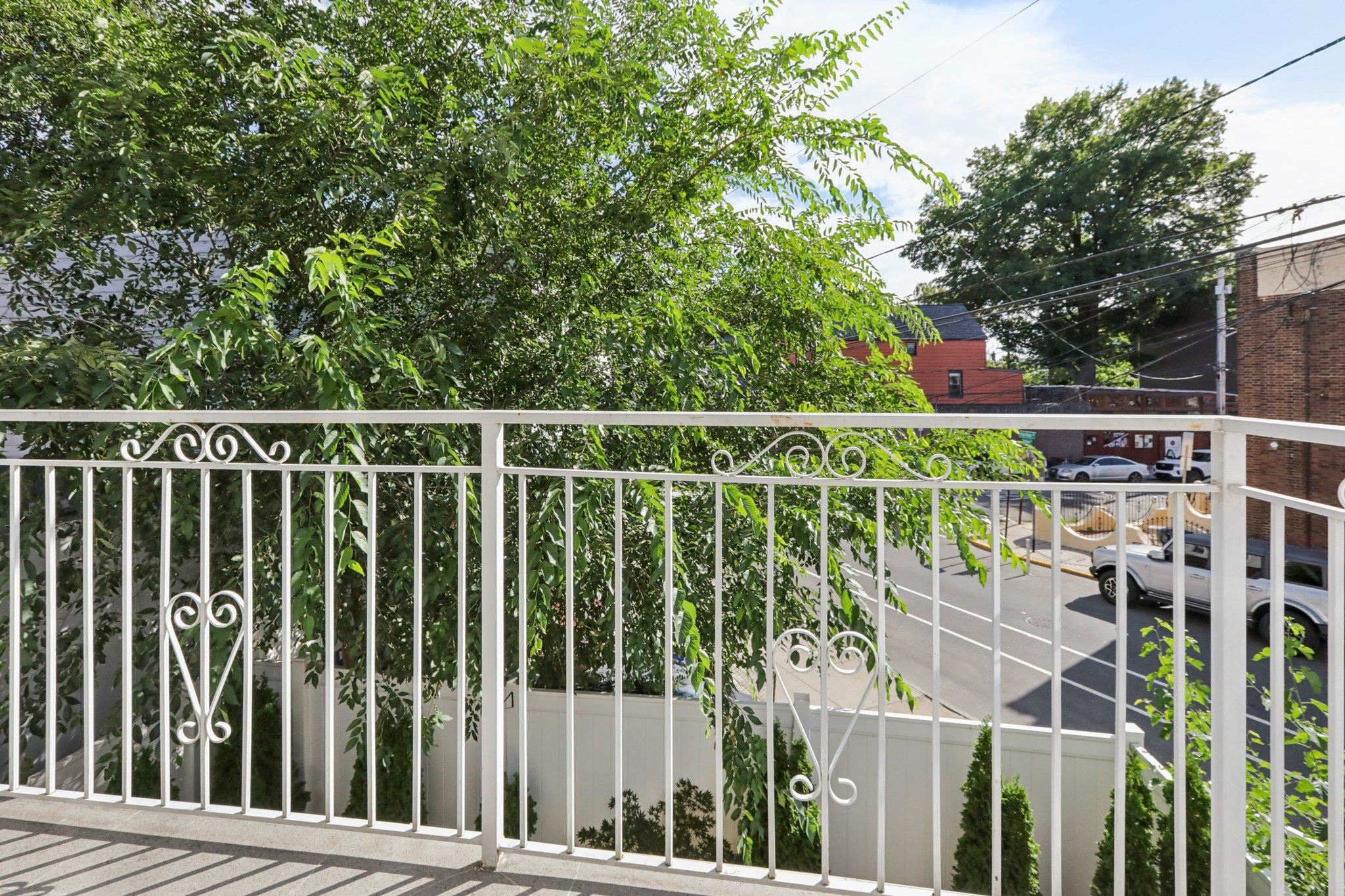 131 ZABRISKIE ST Unit: 1