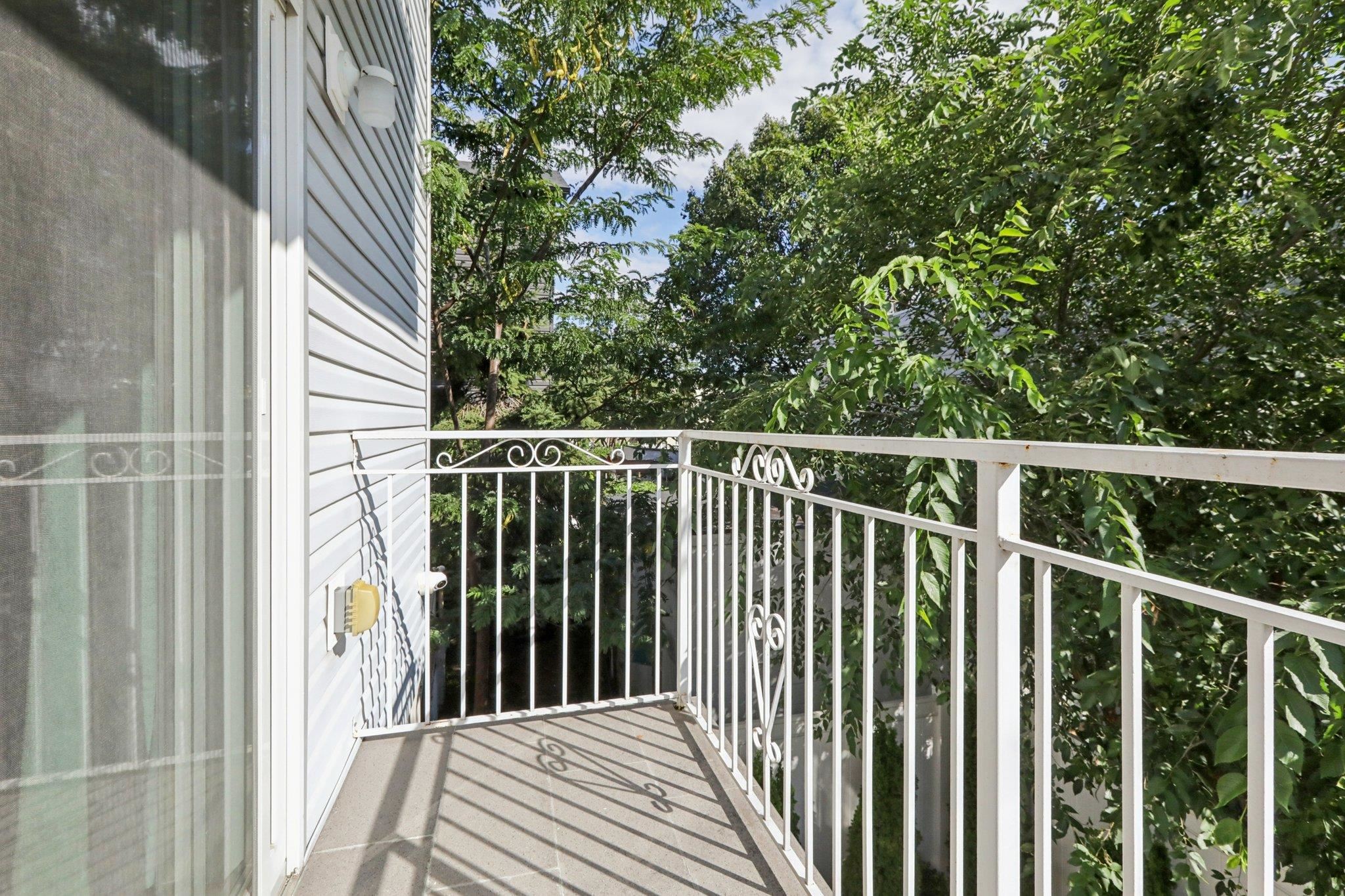 131 ZABRISKIE ST Unit: 1