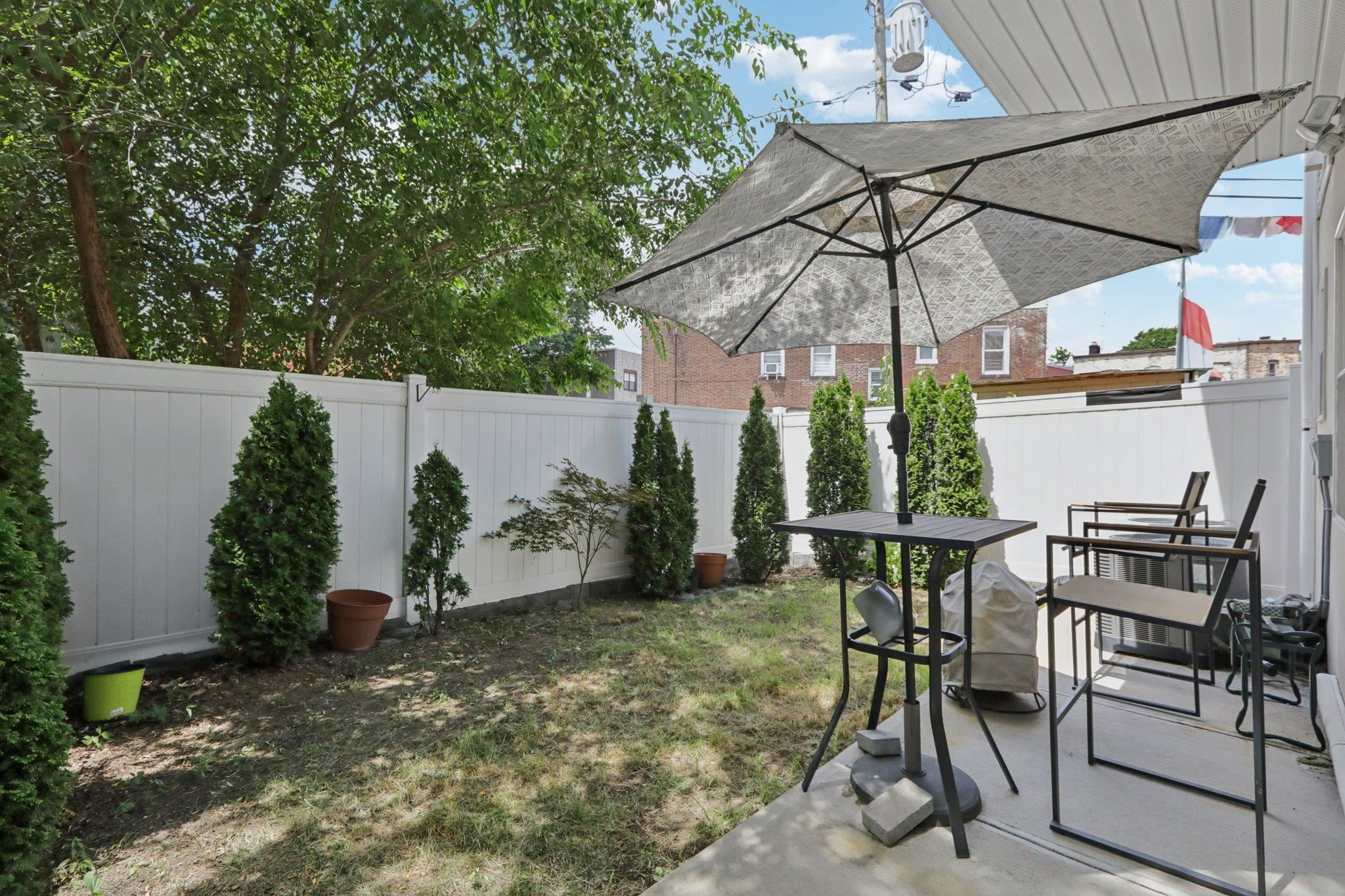 131 ZABRISKIE ST Unit: 1