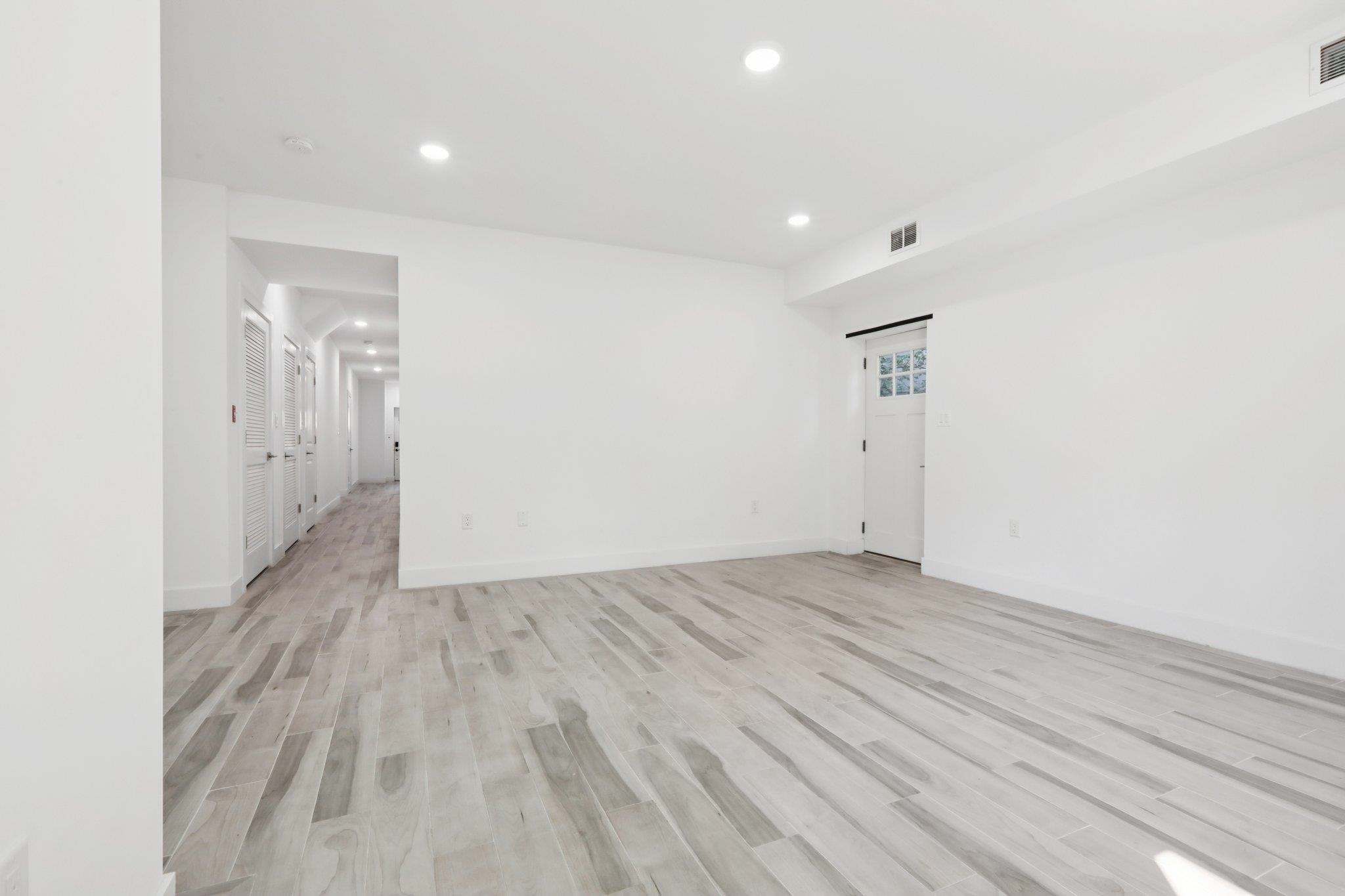 131 ZABRISKIE ST Unit: 1