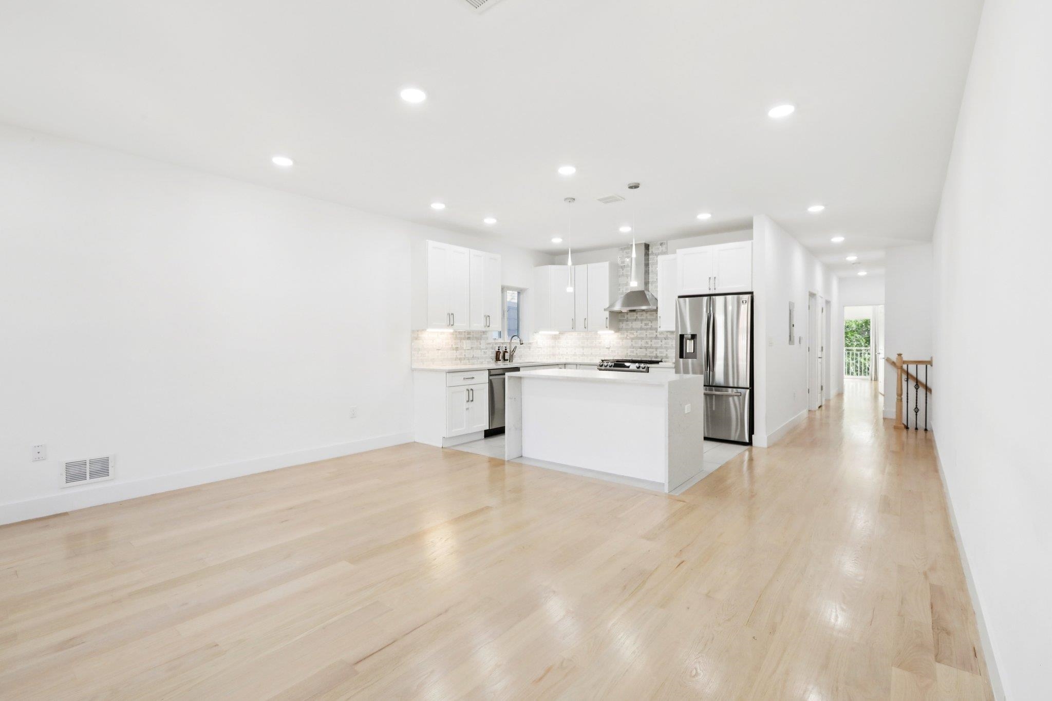 131 ZABRISKIE ST Unit: 1