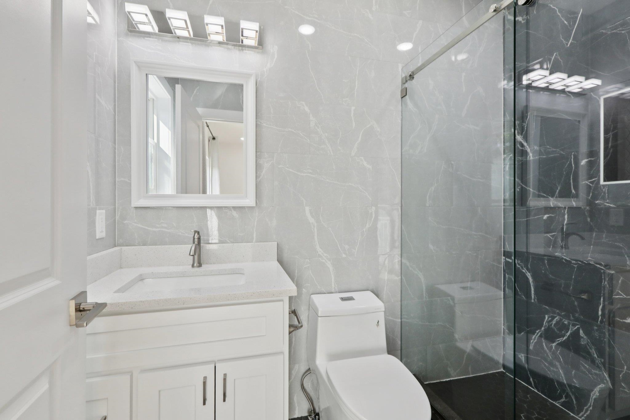 131 ZABRISKIE ST Unit: 1