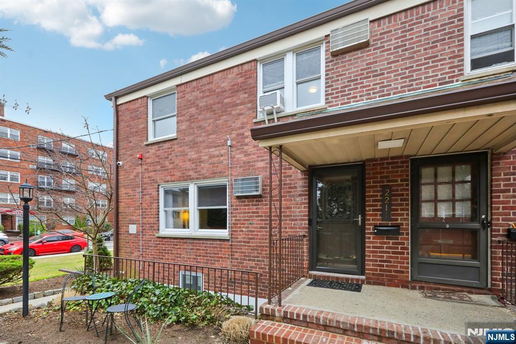 2211 Center Avenue C