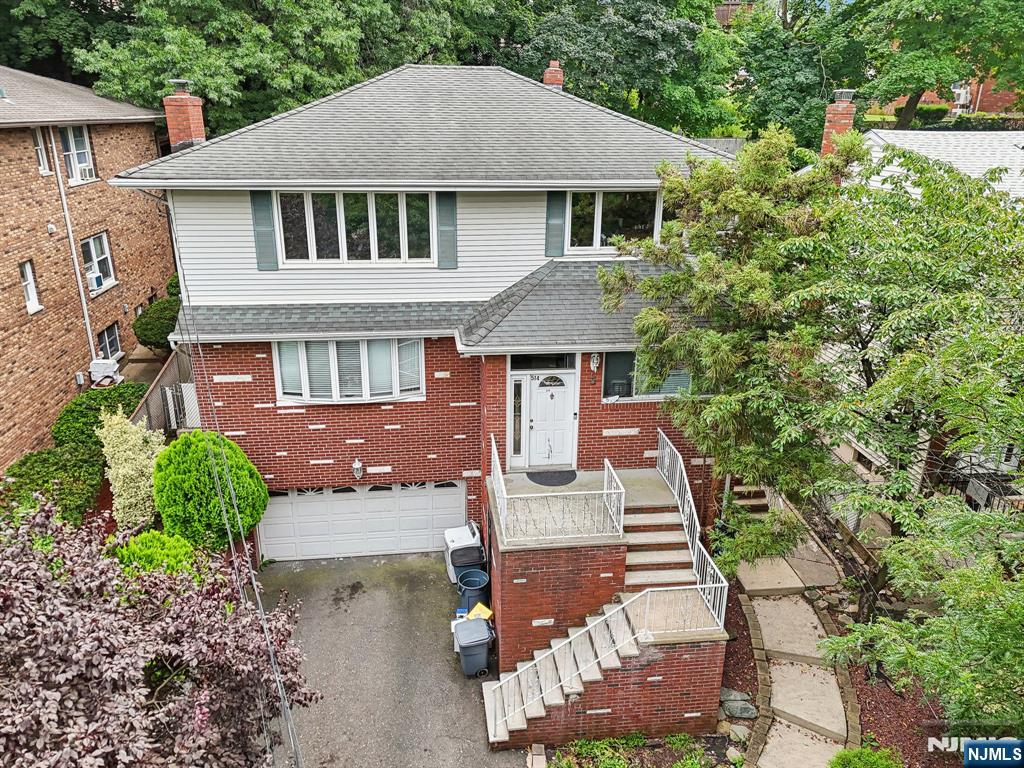 514 Oak Street