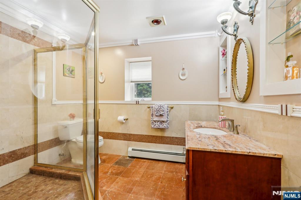 61 Anderson Avenue
