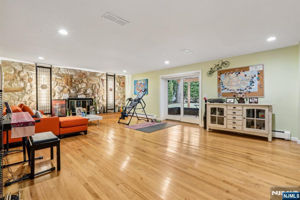 61 Anderson Avenue