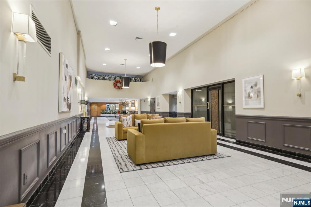 1265 15th Street 10G