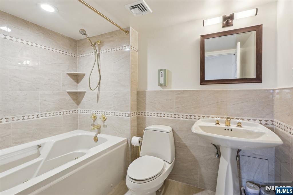 1265 15th Street 10G