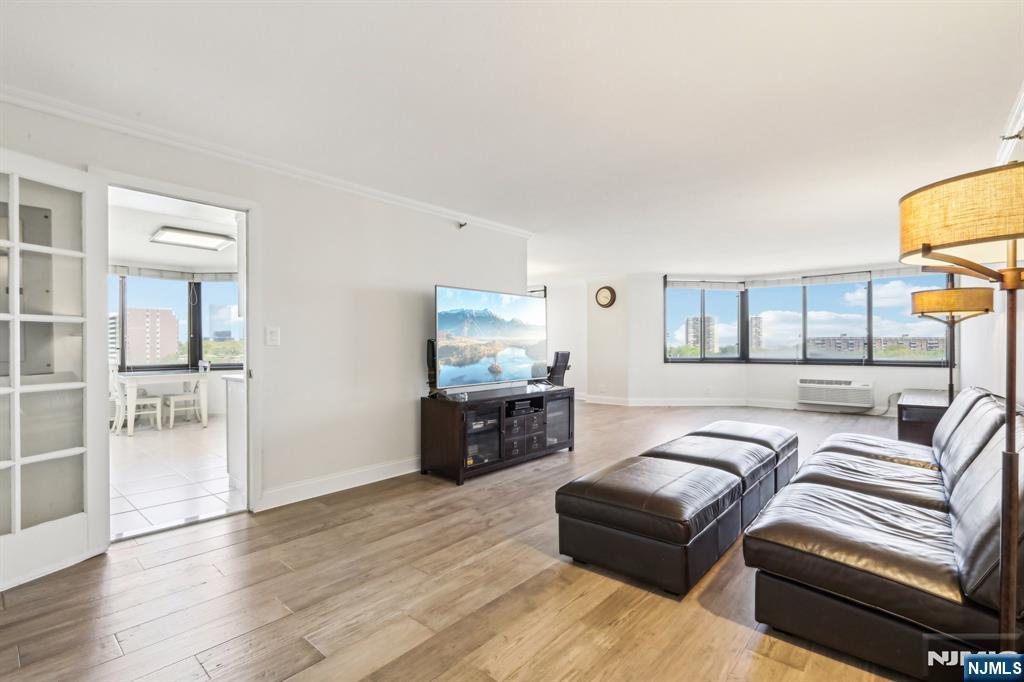 1265 15th Street 10G