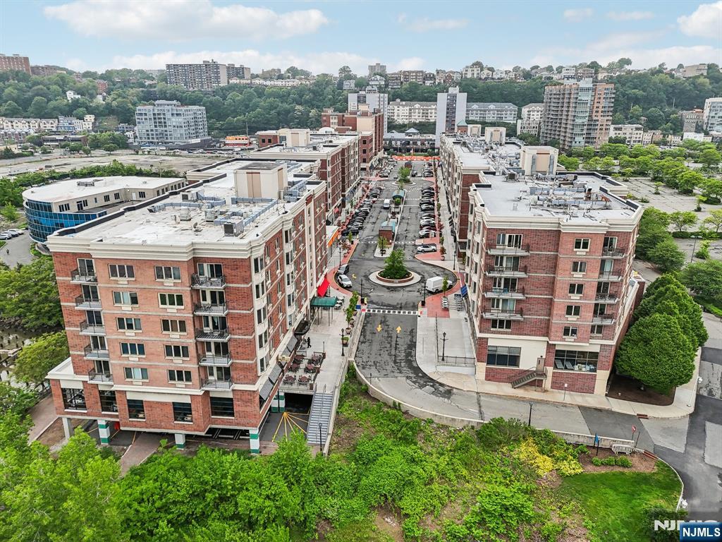 1111 City Place