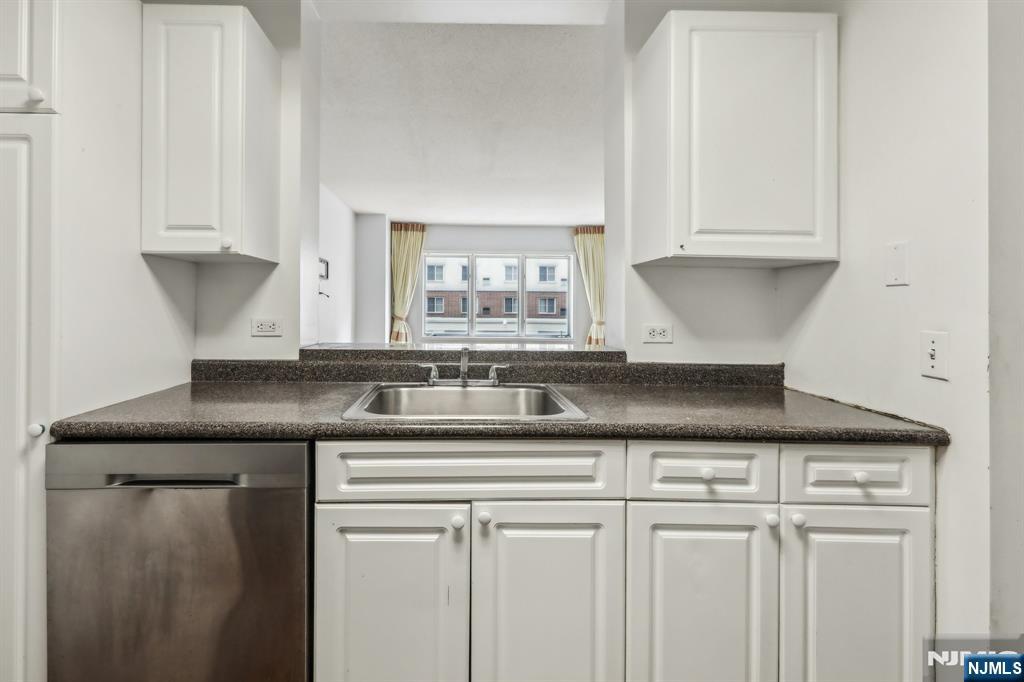 1111 City Place