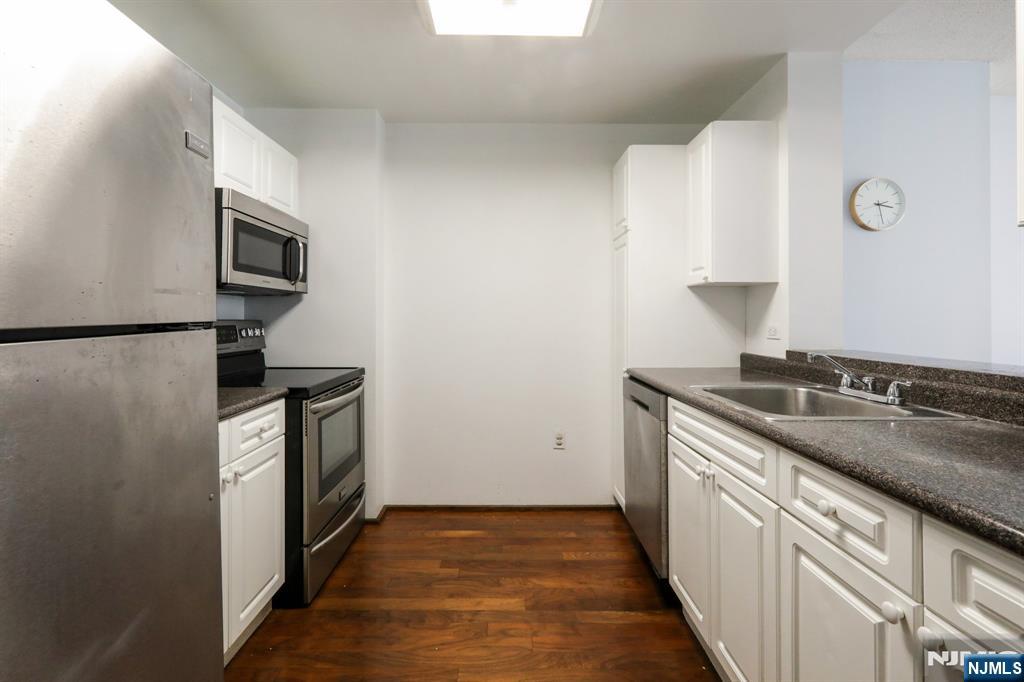 1111 City Place
