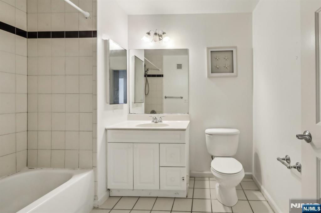 1111 City Place