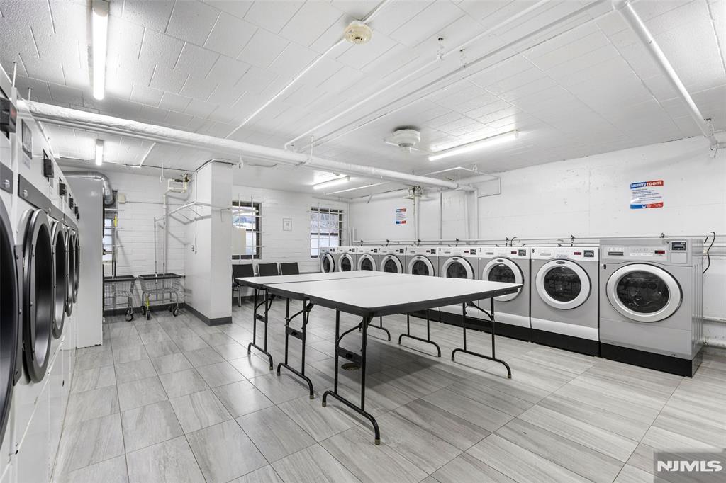 9060 Palisade Avenue 405