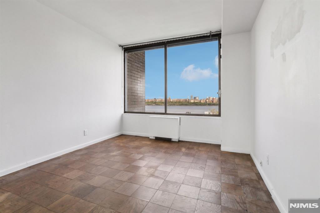 9060 Palisade Avenue 405