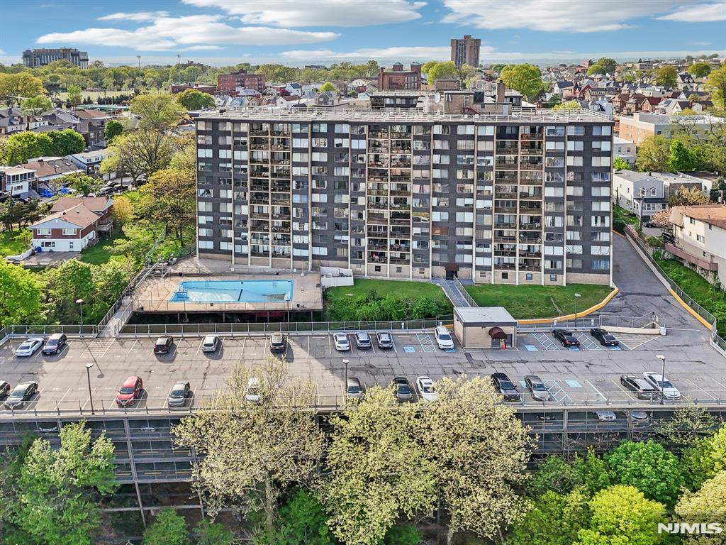 9060 Palisade Avenue 405