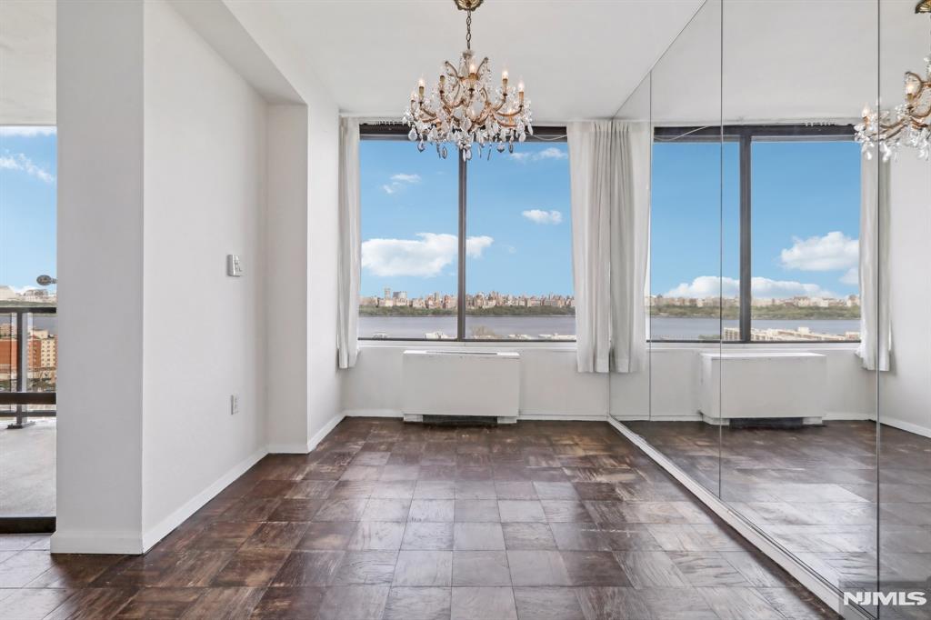 9060 Palisade Avenue 405