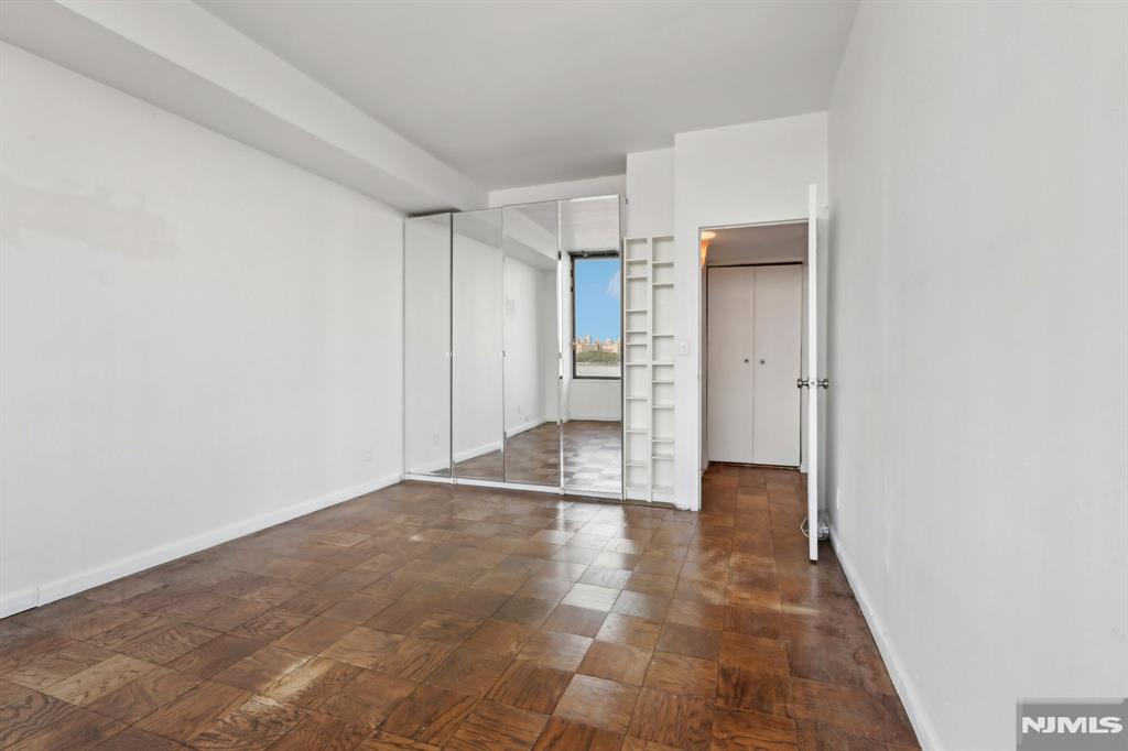 9060 Palisade Avenue 405