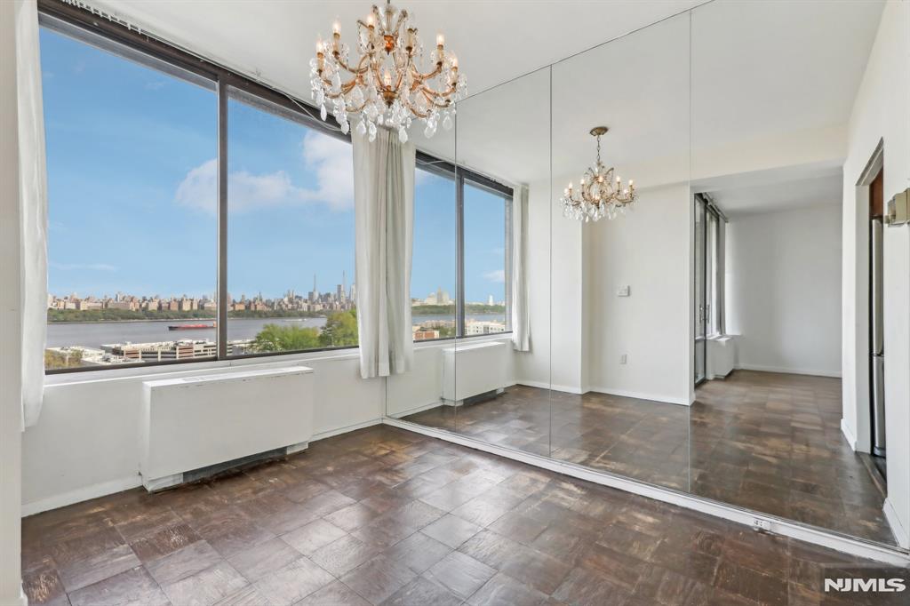 9060 Palisade Avenue 405